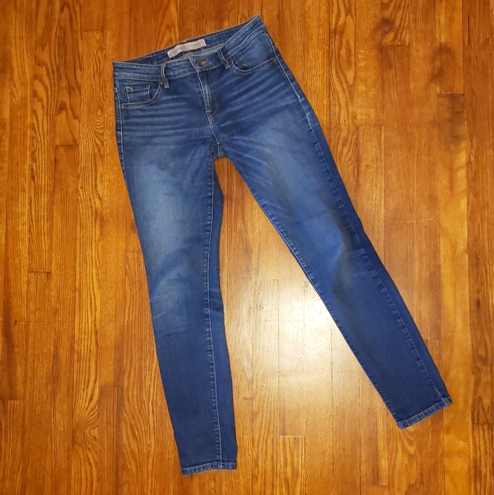 SOLD-Guess Jeans - Picture 4 of 8